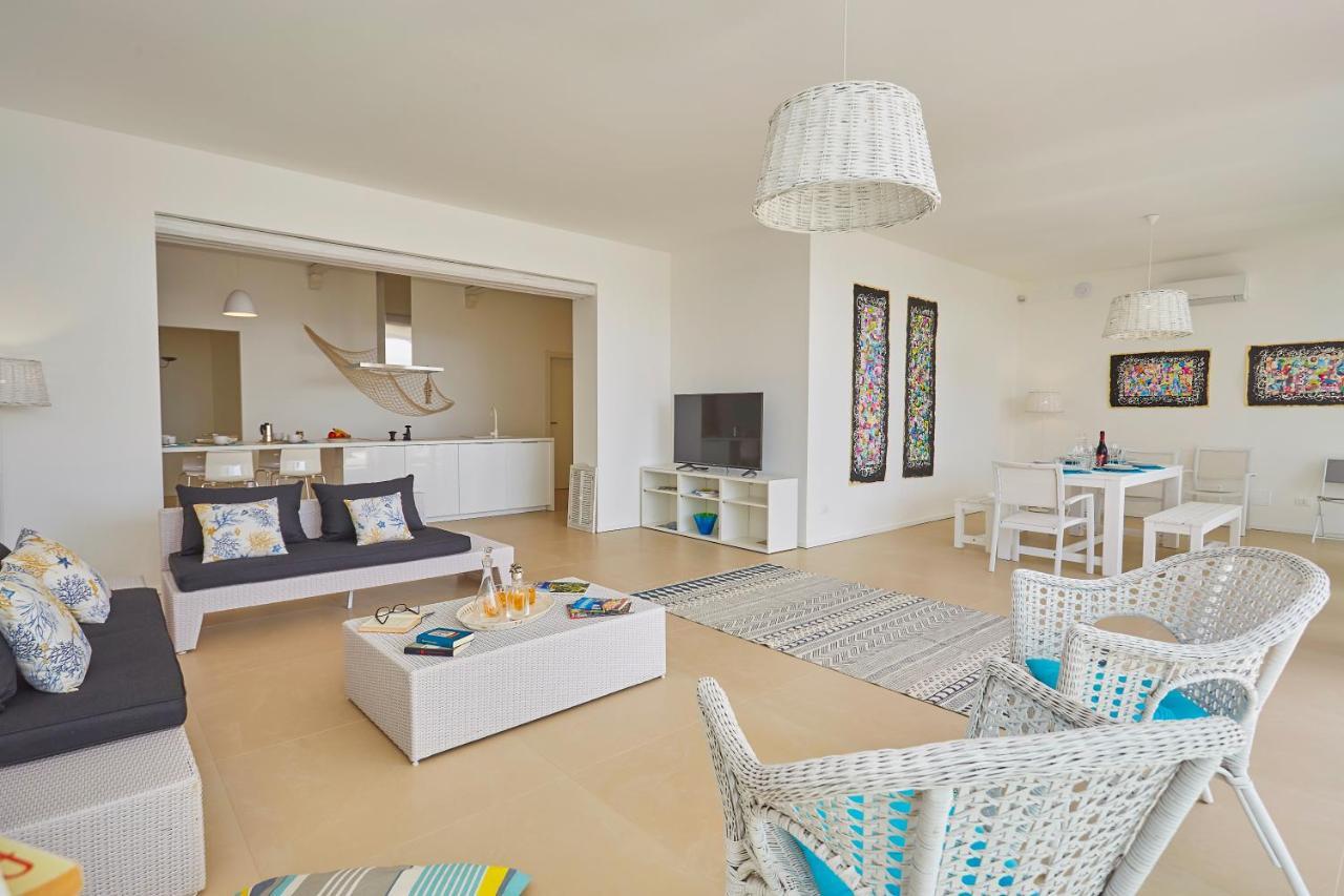Casa Sugli Scogli Villa Fontane Bianche Eksteriør billede